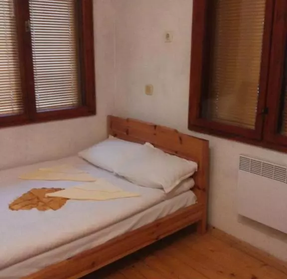 ペンション Rooms Sakalievi