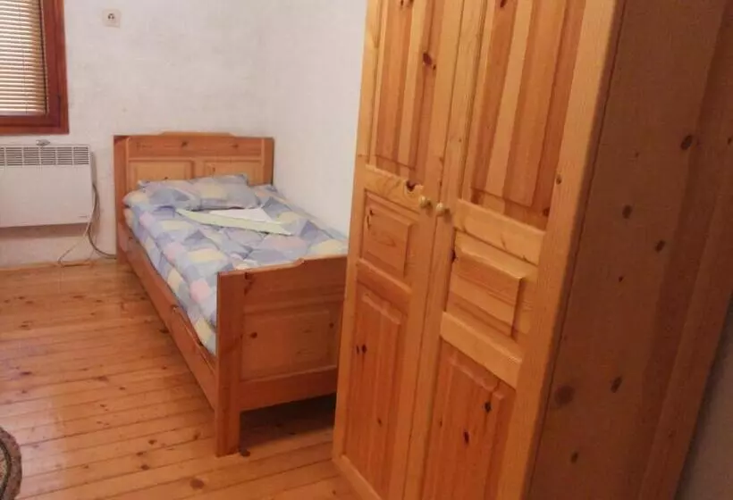 ペンション Rooms Sakalievi
