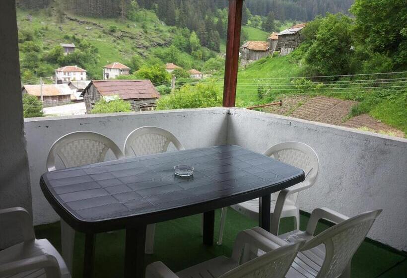 פנסיון Rooms Sakalievi