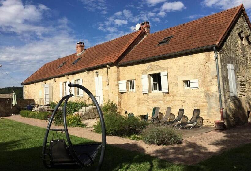 مبيت وإفطار Entre Bourgogne Et Morvan