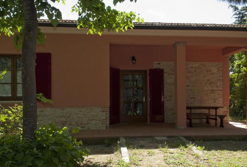 Отель Agriturismo Il Piaggione