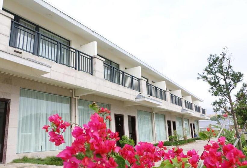 אתר נופש Naqin Geological Ocean Park