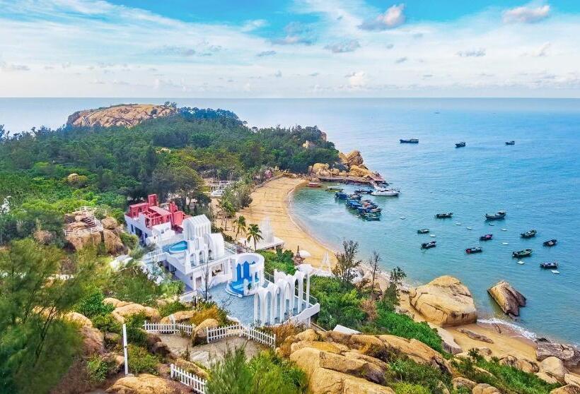 אתר נופש Naqin Geological Ocean Park