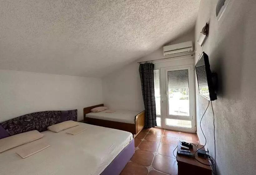 پانسیون Guest House Nura