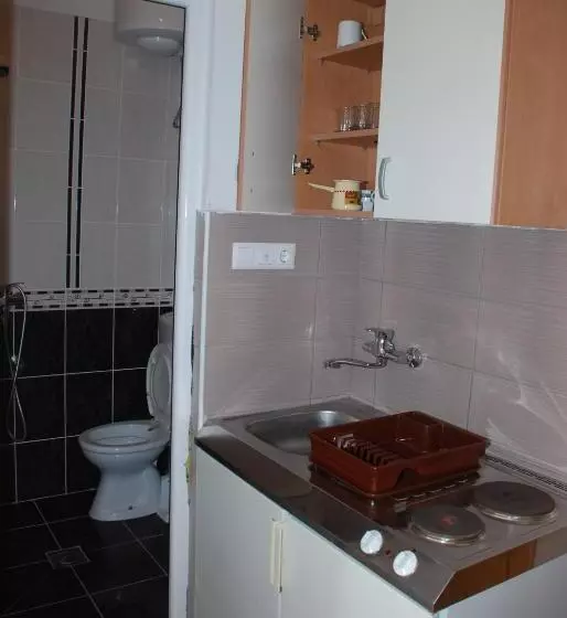 پانسیون Guest House Nura