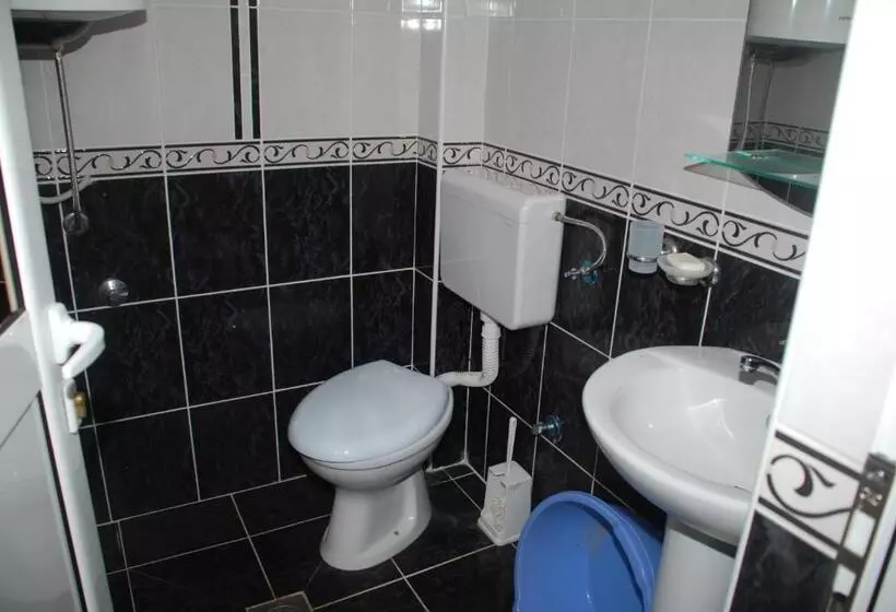 پانسیون Guest House Nura