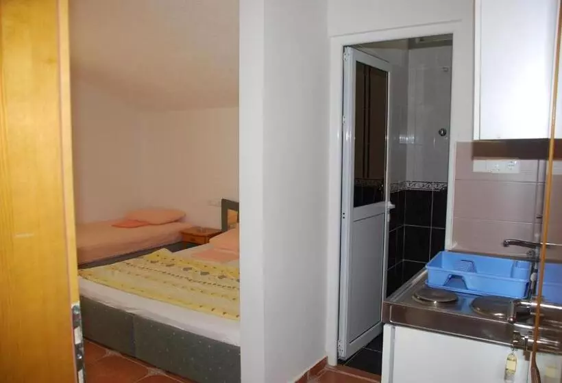 پانسیون Guest House Nura