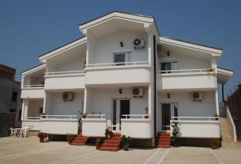 پانسیون Guest House Nura