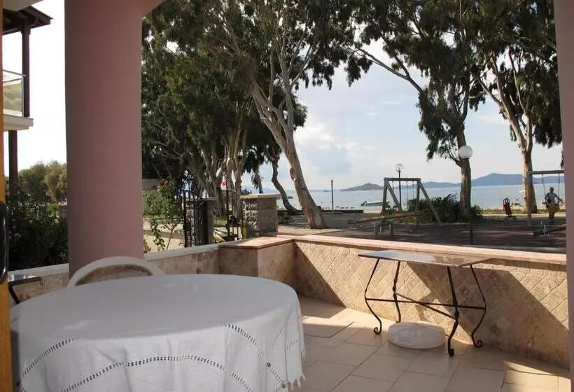 Sunset Beach Apartments