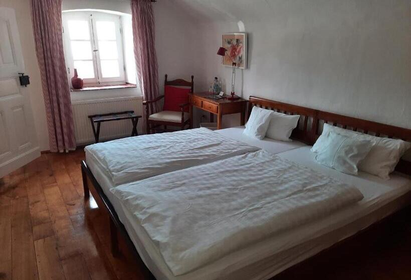 ペンション Maternushof