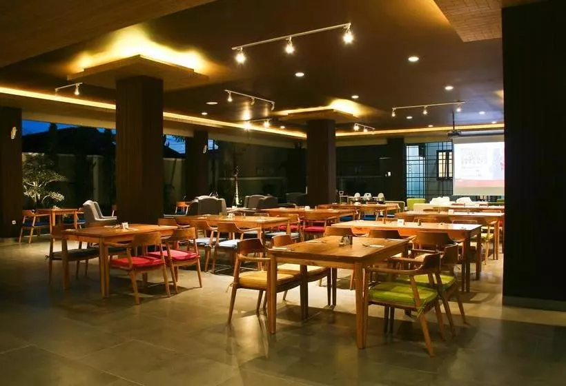 ホテル Balcony Sukabumi