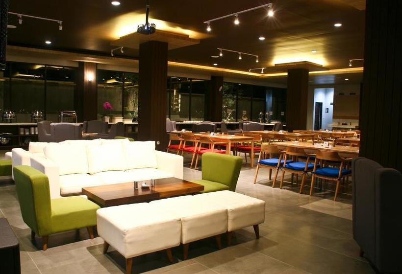 ホテル Balcony  Sukabumi