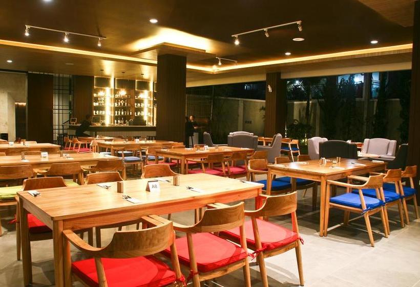 ホテル Balcony  Sukabumi