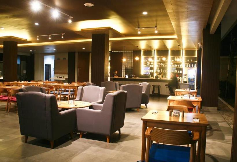 ホテル Balcony  Sukabumi