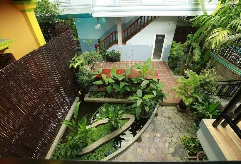 تختخواب و صبحانه Chheng Residence