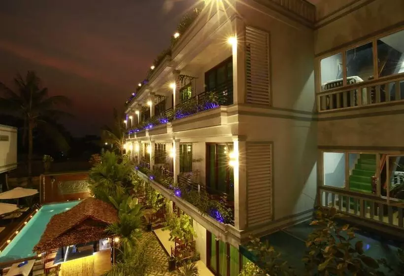 تختخواب و صبحانه Chheng Residence