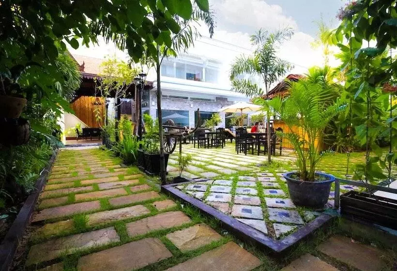 تختخواب و صبحانه Chheng Residence