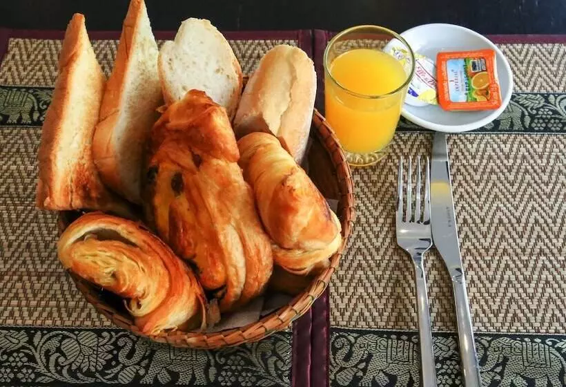 تختخواب و صبحانه Chheng Residence