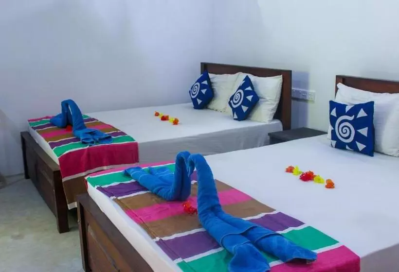تختخواب و صبحانه Lathika Homes
