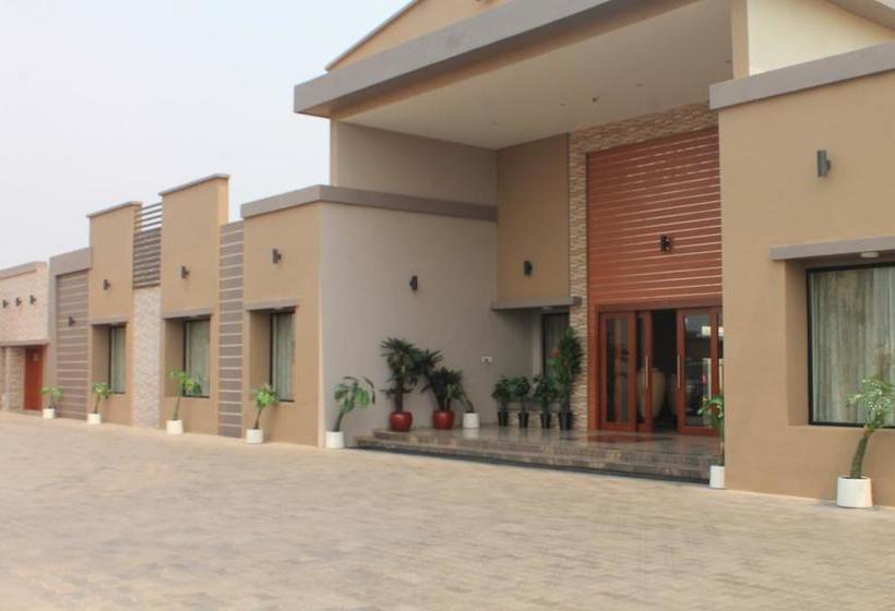 هتل Moon Palace Kolwezi