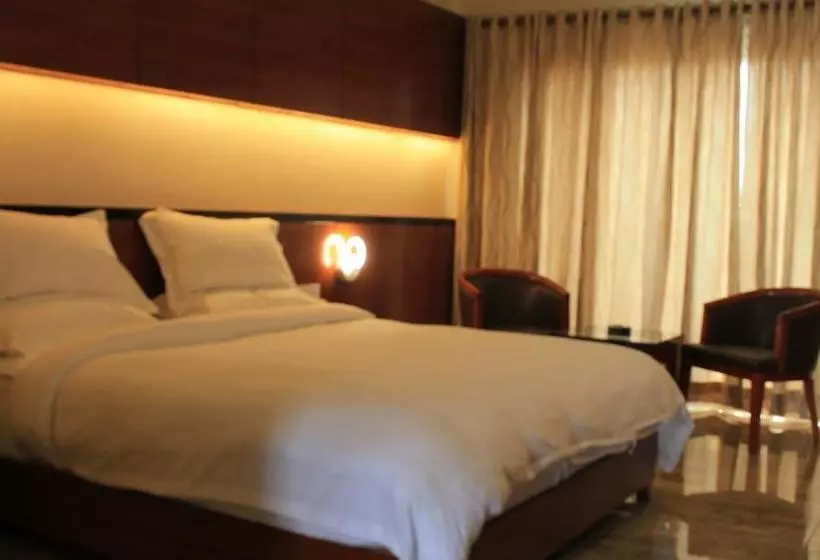 هتل Moon Palace Kolwezi