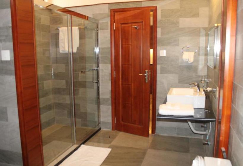 هتل Moon Palace Kolwezi