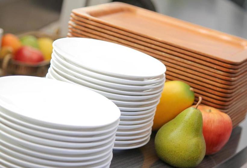 فندق Toyota Village