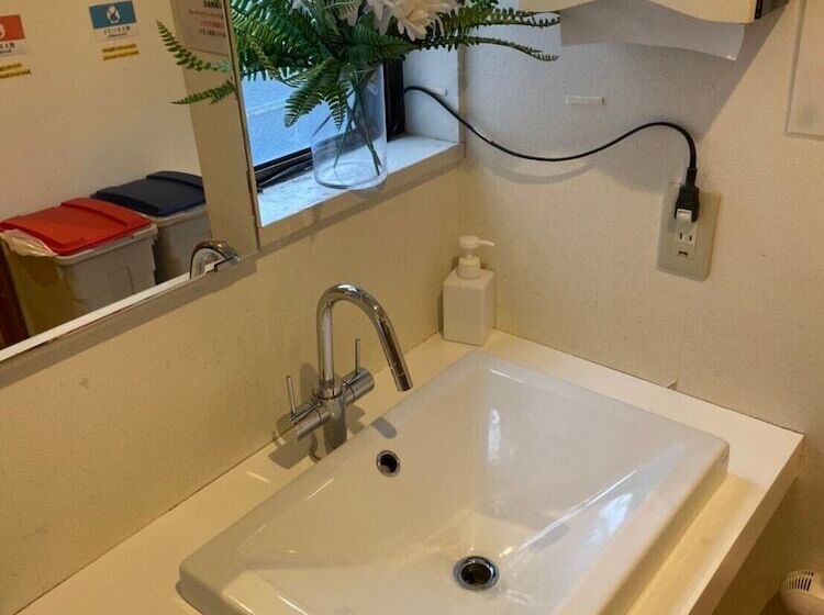 Tsuruya Guesthouse   Hostel