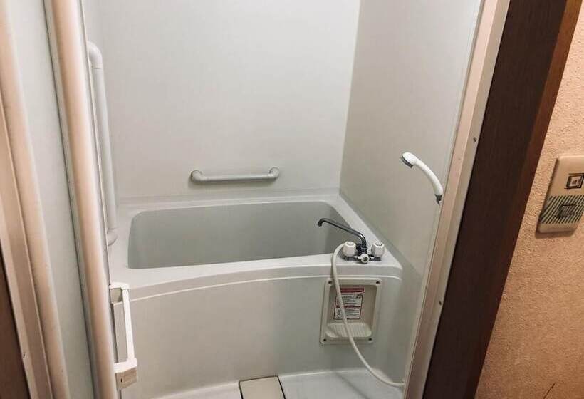 Tsuruya Guesthouse   Hostel