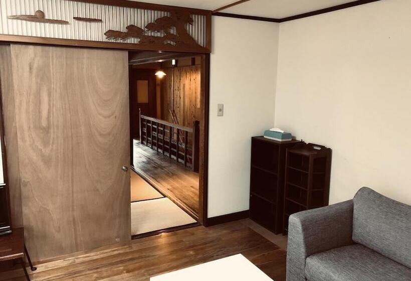 Tsuruya Guesthouse   Hostel