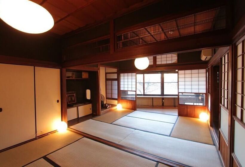 Tsuruya Guesthouse   Hostel