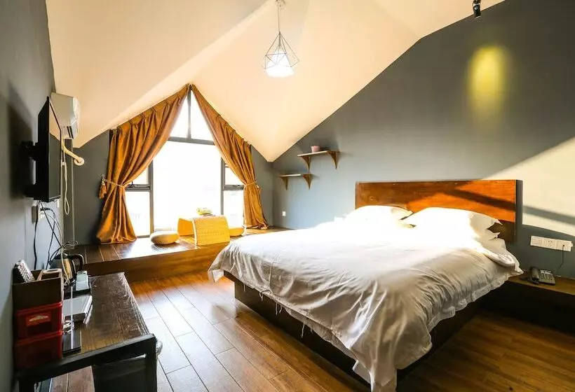 Retkeilymaja Zhangjiajie Comma Travel