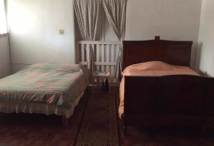 تختخواب و صبحانه Eden Villa Jacmel