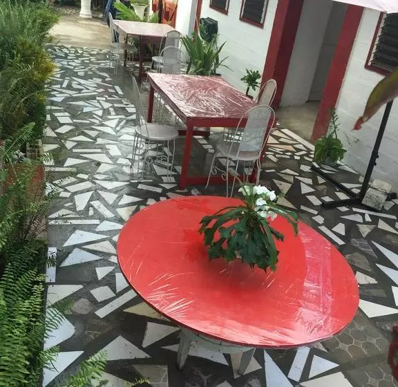 تختخواب و صبحانه Eden Villa Jacmel