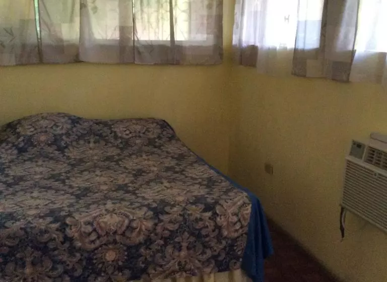 تختخواب و صبحانه Eden Villa Jacmel