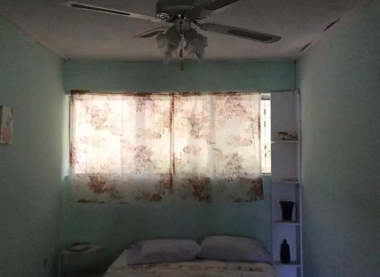 تختخواب و صبحانه Eden Villa Jacmel