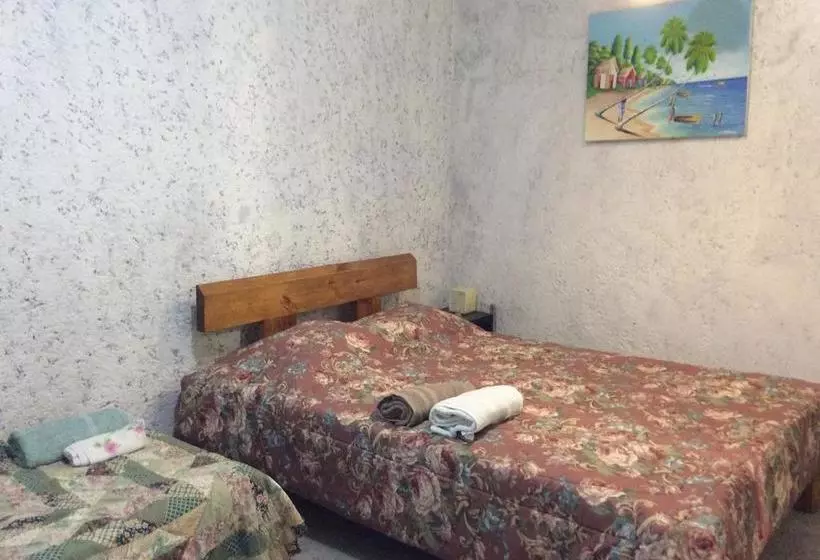 تختخواب و صبحانه Eden Villa Jacmel