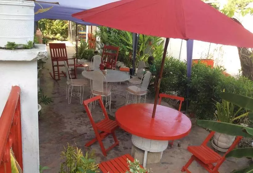 تختخواب و صبحانه Eden Villa Jacmel