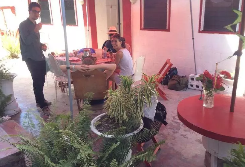 تختخواب و صبحانه Eden Villa Jacmel
