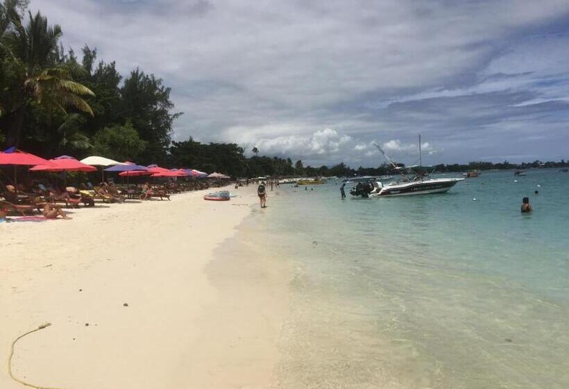 تختخواب و صبحانه Sannyasa Wellness And Spa