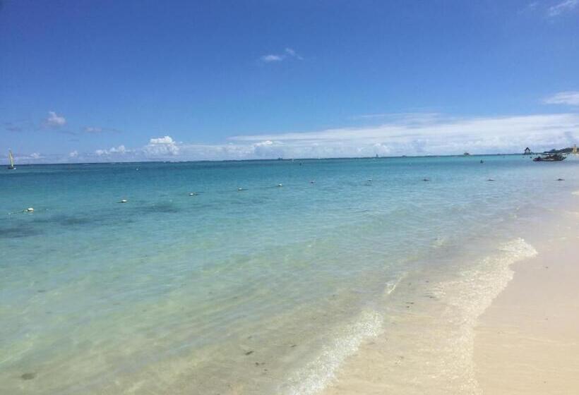 تختخواب و صبحانه Sannyasa Wellness And Spa