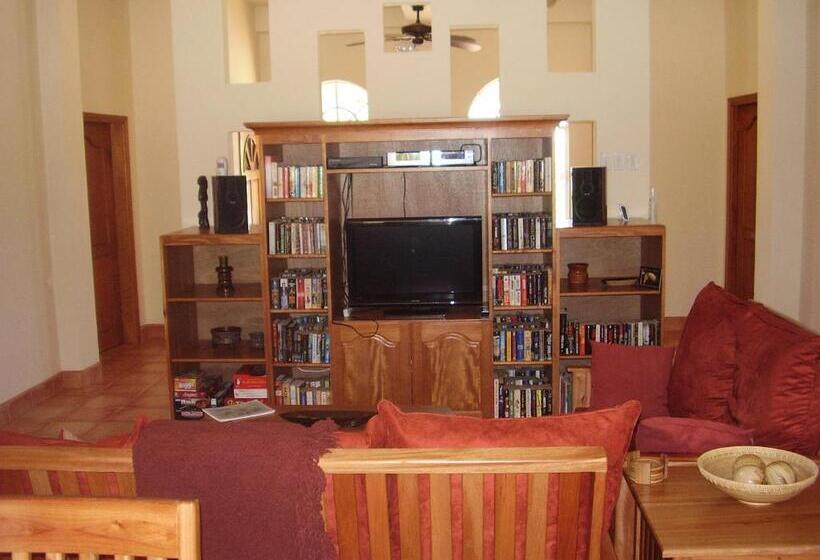 تختخواب و صبحانه Serenity Sands