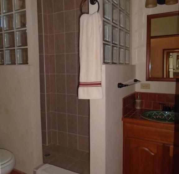 تختخواب و صبحانه Serenity Sands