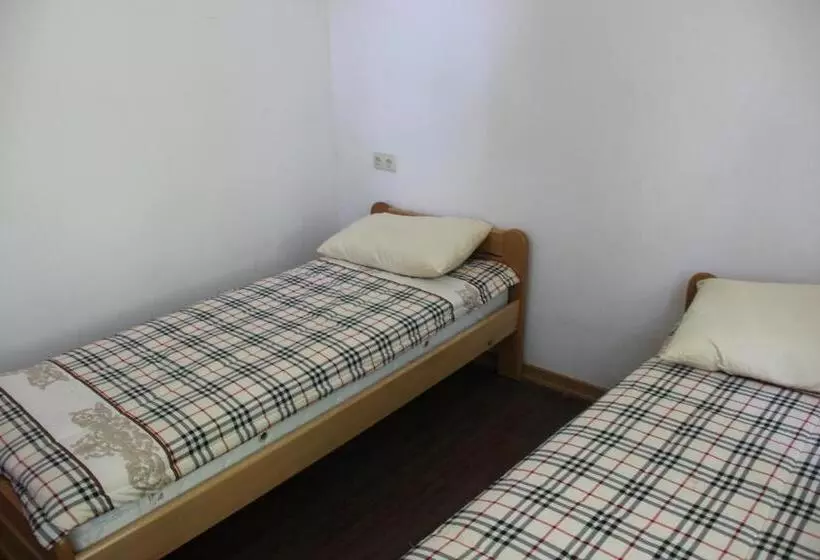 Hostel Mif