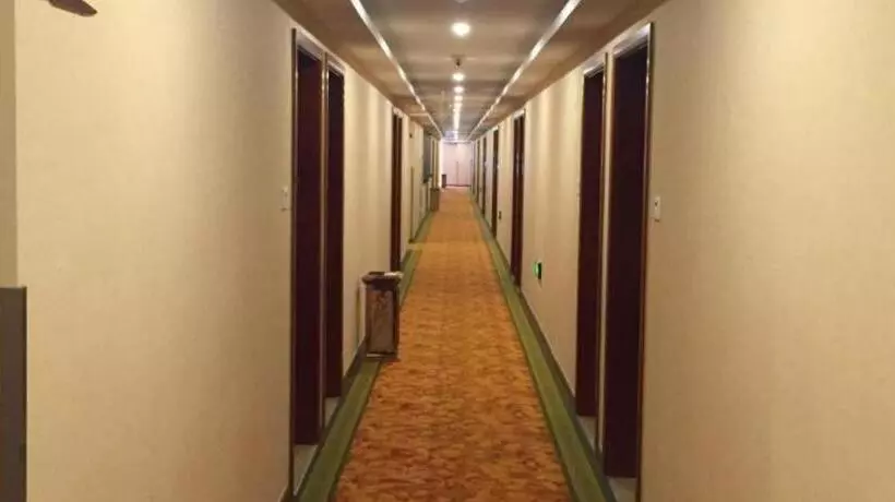 ホテル Greentree Inn Shanghai Sheshan National Tourist Resort Express