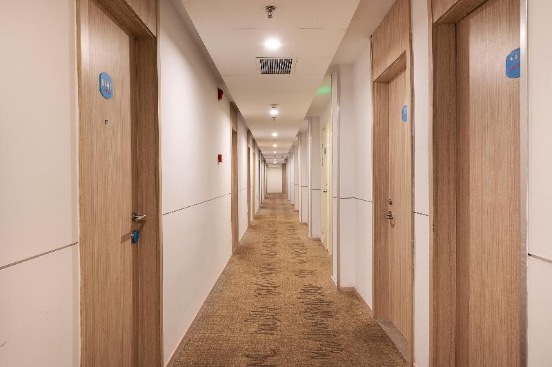 호텔 Hanting Shanghai Cao Road Financial Information Park