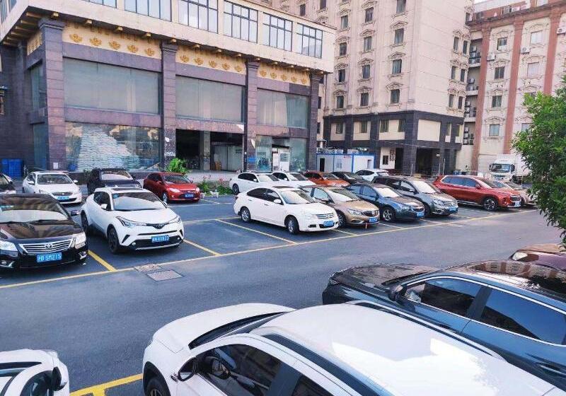 호텔 Hanting Shanghai Cao Road Financial Information Park