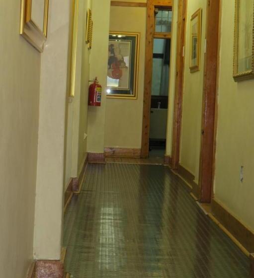 Hôtel Lajava Guest Lodge