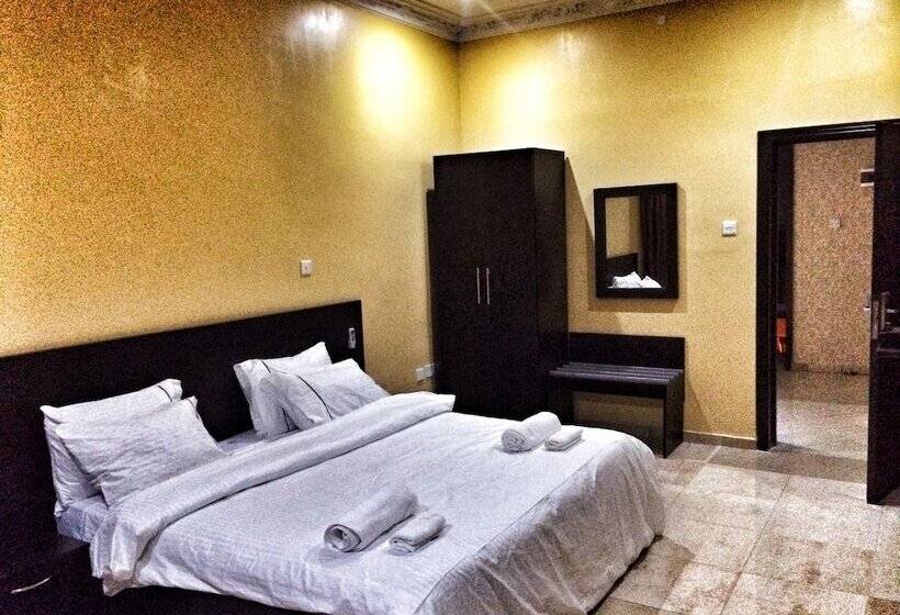 هتل The 09 Suites