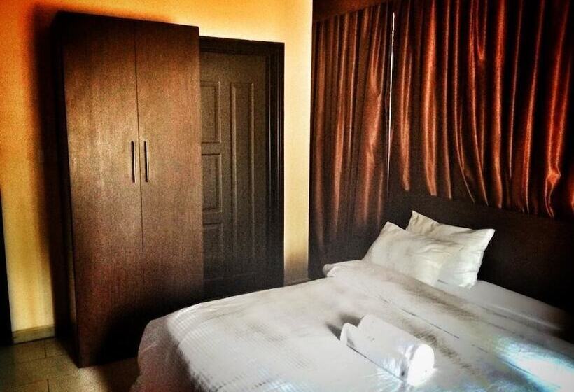 هتل The 09 Suites